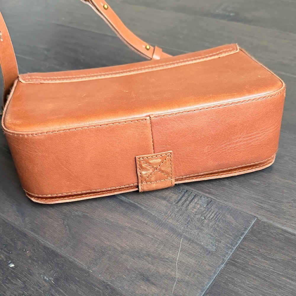 Madewell Transport Flap Shoulder Bag - Picture 7 of 11